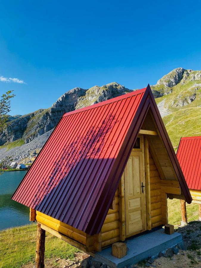 Kapetanovo Jezero Bungalov Bed and Breakfast Podgorica Eksteriør billede