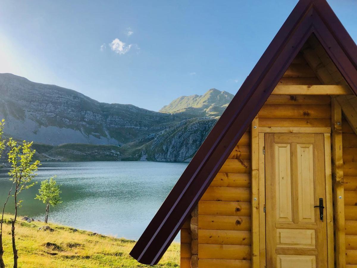 Kapetanovo Jezero Bungalov Bed and Breakfast Podgorica Eksteriør billede