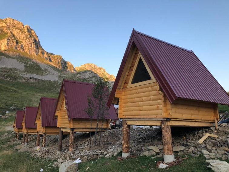 Kapetanovo Jezero Bungalov Bed and Breakfast Podgorica Eksteriør billede