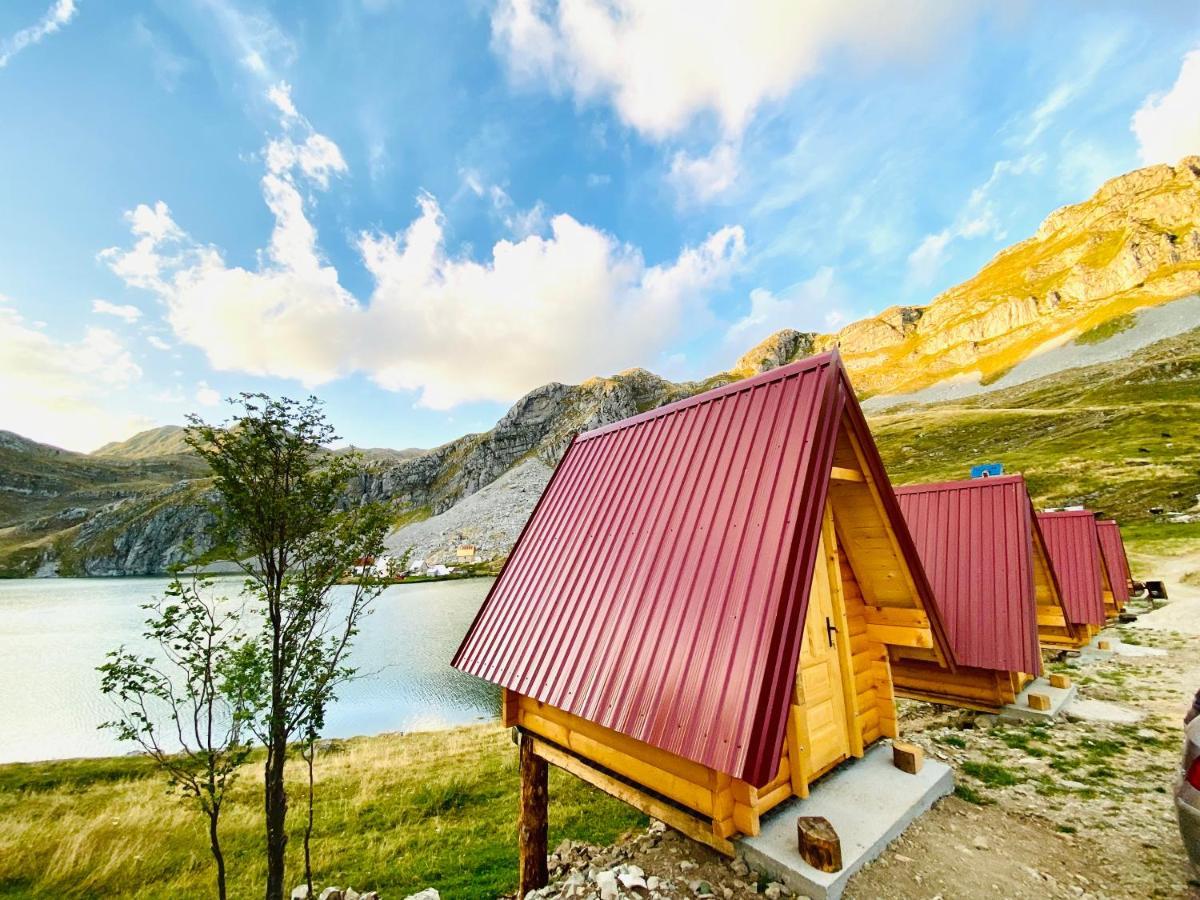 Kapetanovo Jezero Bungalov Bed and Breakfast Podgorica Eksteriør billede