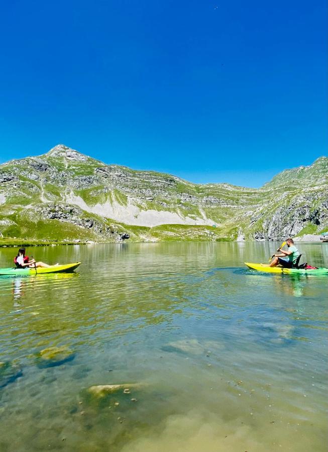 Kapetanovo Jezero Bungalov Bed and Breakfast Podgorica Eksteriør billede
